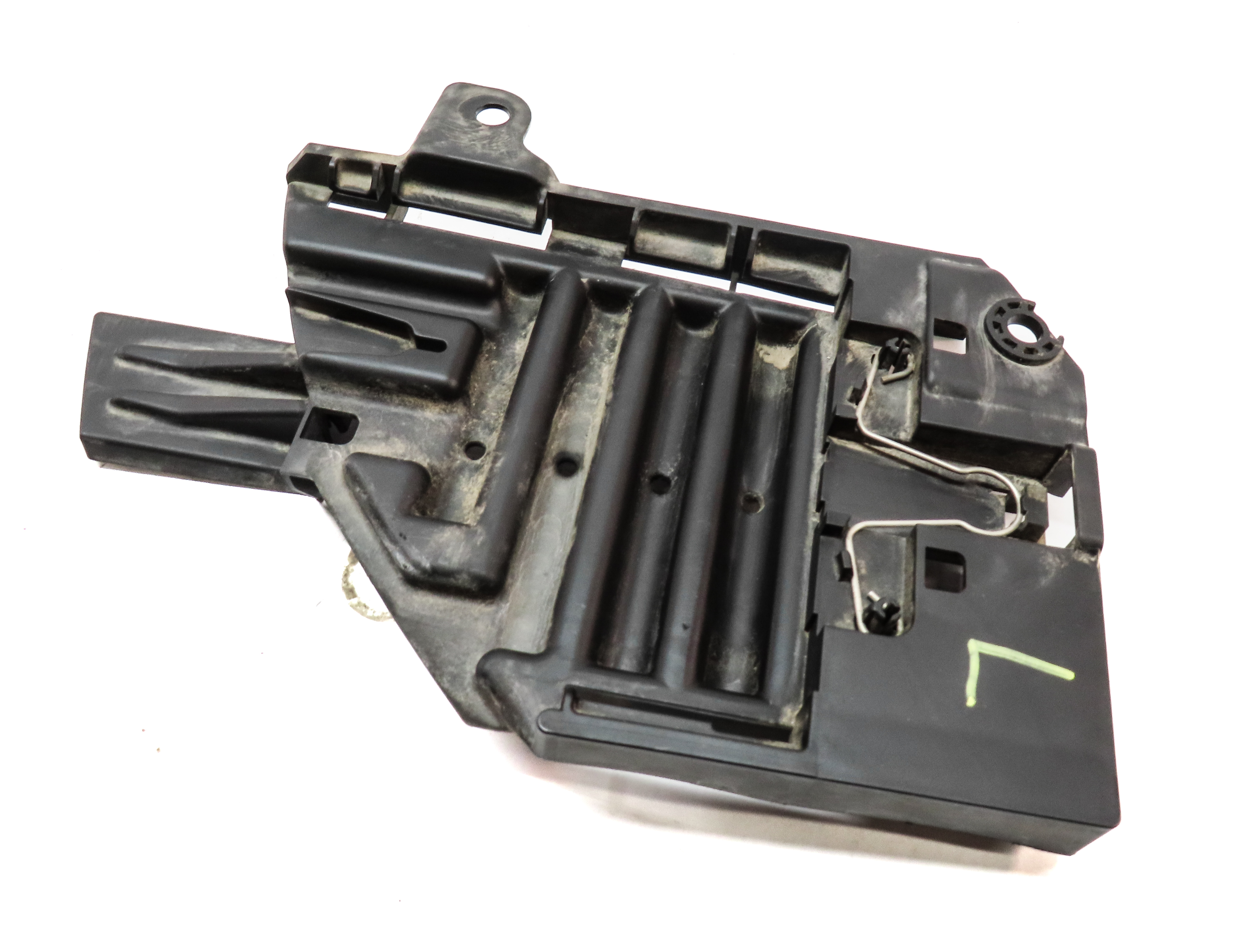 2016 LAND DISCOVERY SPORT (L550) FRONT LEFT DRIVER HEADLIGHT MOUNT BRACKET — exact item pictured